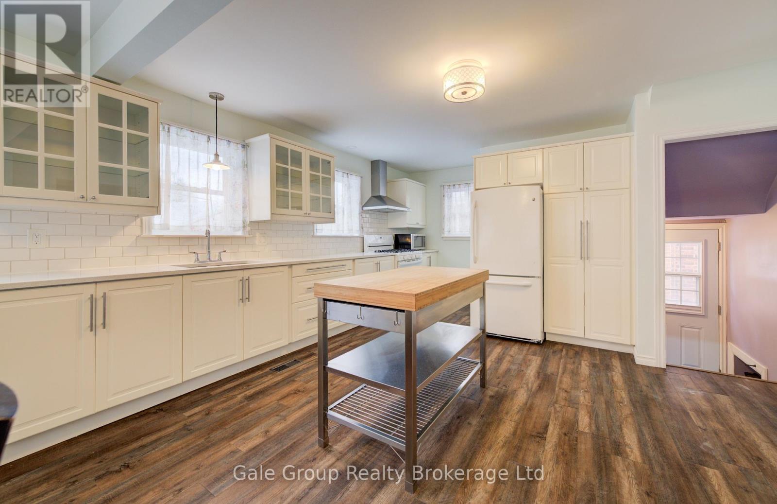 14 Grandview Street, Brantford, Ontario  N3R 1Y4 - Photo 17 - X12535660