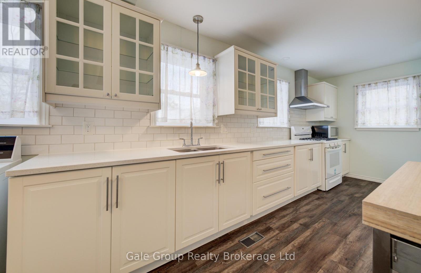 14 Grandview Street, Brantford, Ontario  N3R 1Y4 - Photo 18 - X12535660