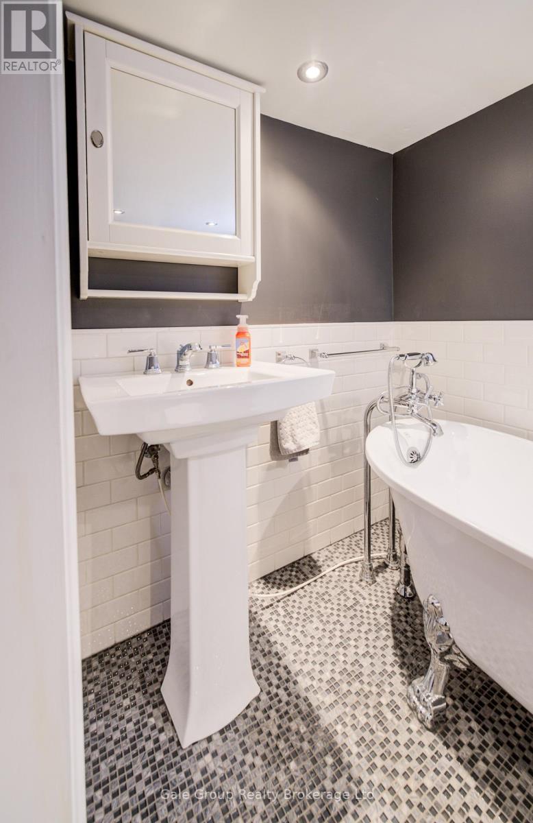 14 Grandview Street, Brantford, Ontario  N3R 1Y4 - Photo 26 - X12535660