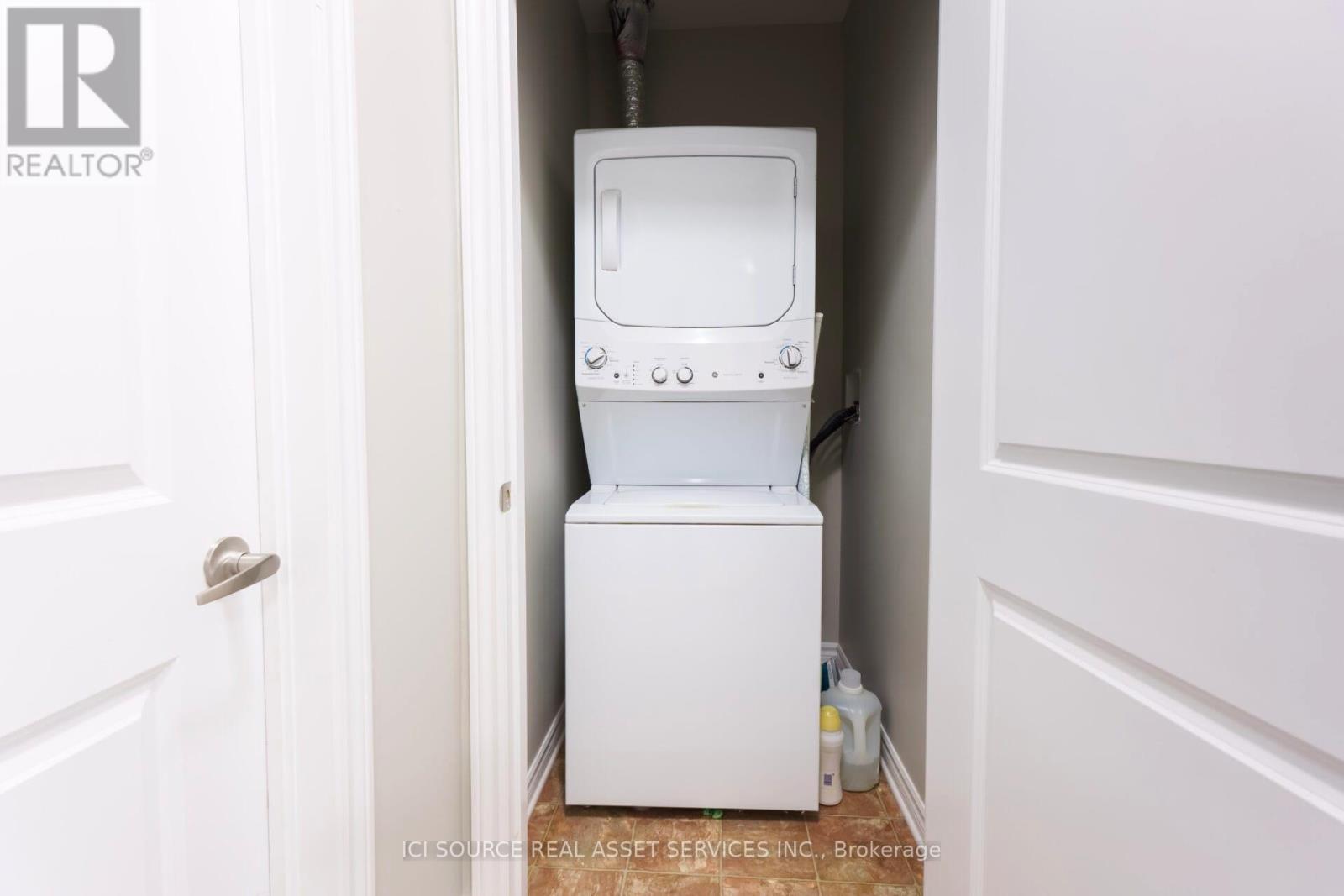 214 Terravita Private, Ottawa, Ontario  K1V 2R9 - Photo 11 - X12395134