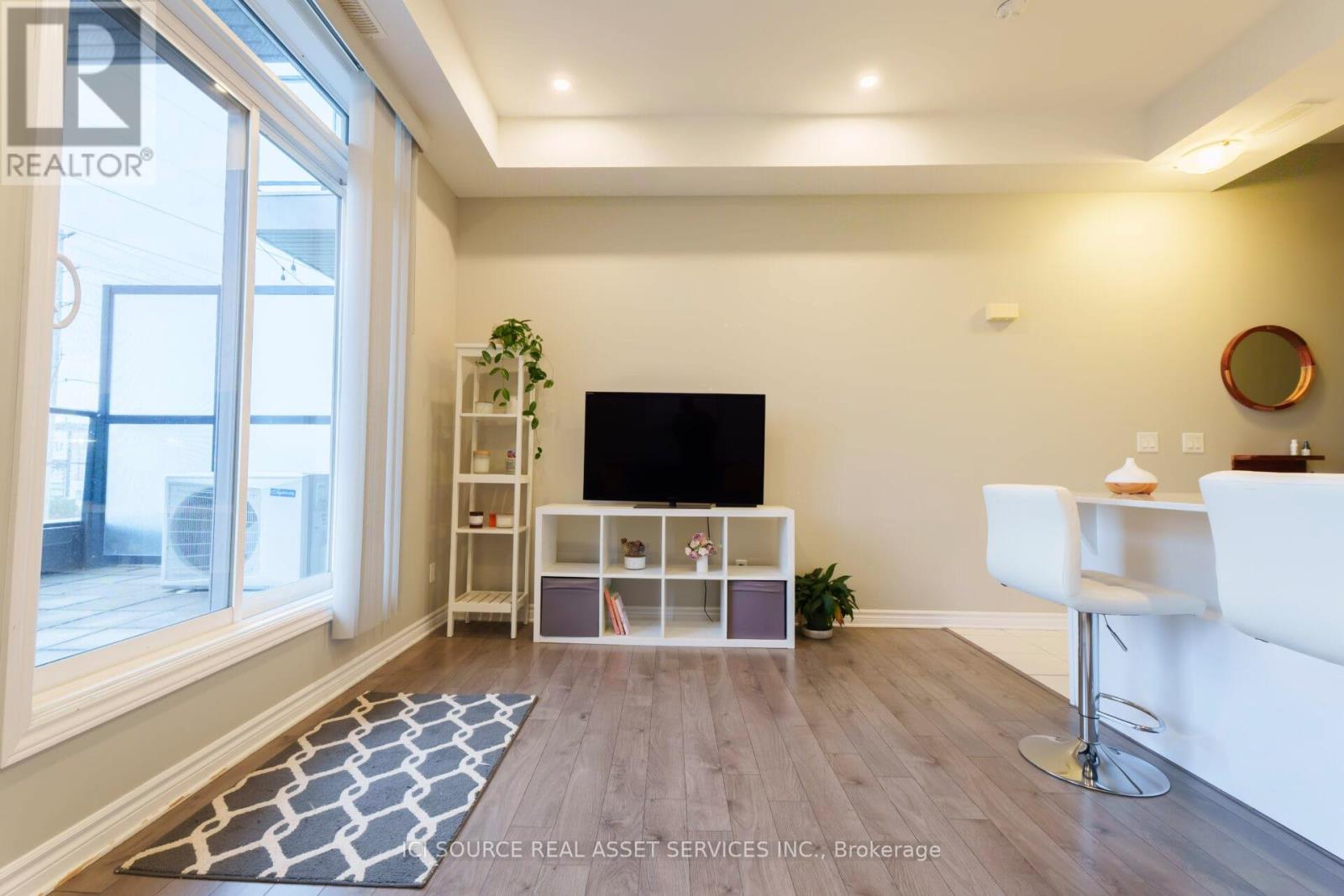 214 Terravita Private, Ottawa, Ontario  K1V 2R9 - Photo 3 - X12395134