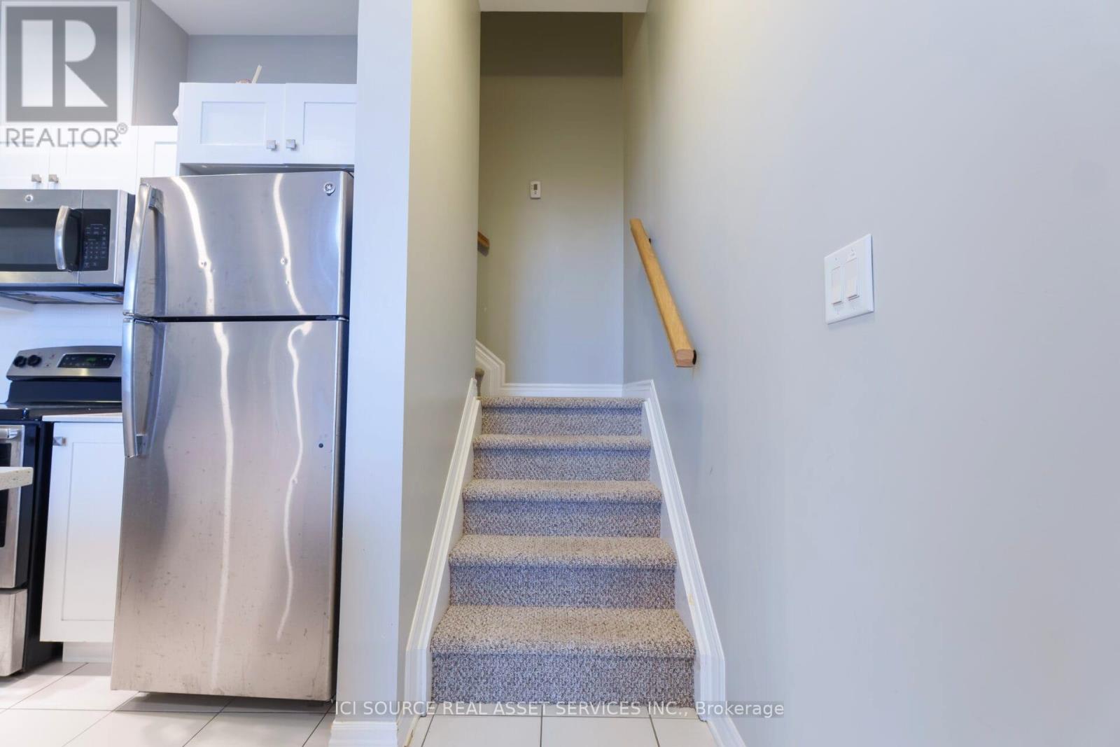 214 Terravita Private, Ottawa, Ontario  K1V 2R9 - Photo 5 - X12395134