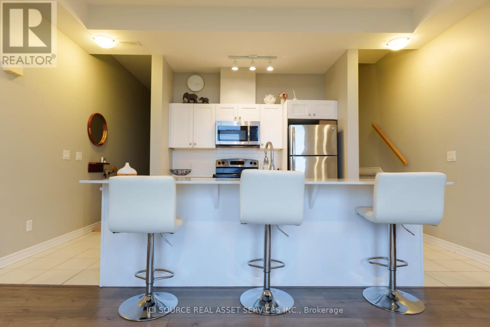 214 Terravita Private, Ottawa, Ontario  K1V 2R9 - Photo 4 - X12395134