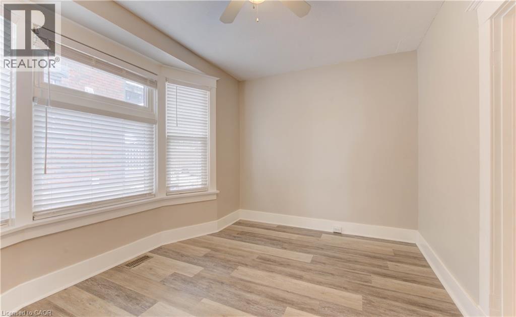 19 Fairview Avenue, Kitchener, Ontario  N2H 3E7 - Photo 10 - 40784094