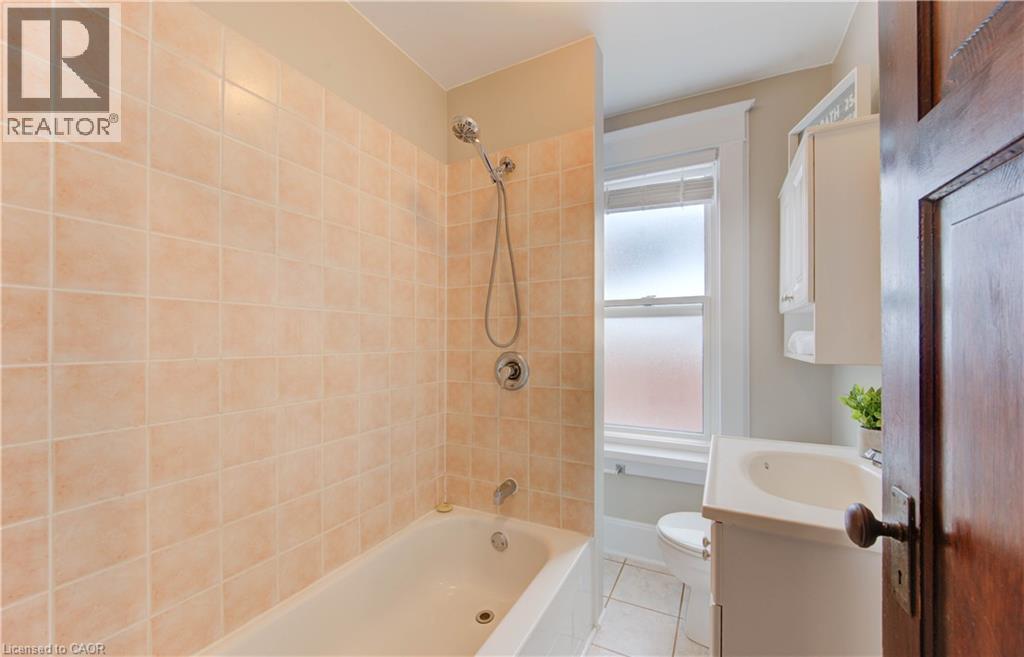 19 Fairview Avenue, Kitchener, Ontario  N2H 3E7 - Photo 17 - 40784094