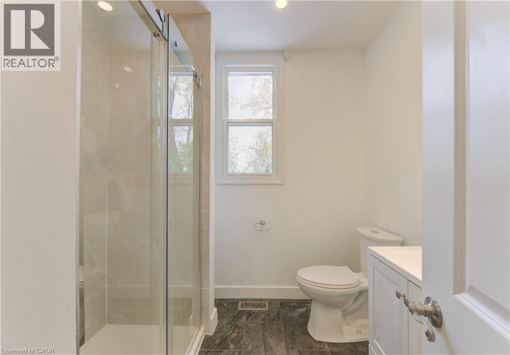 19 Fairview Avenue, Kitchener, Ontario  N2H 3E7 - Photo 9 - 40784094