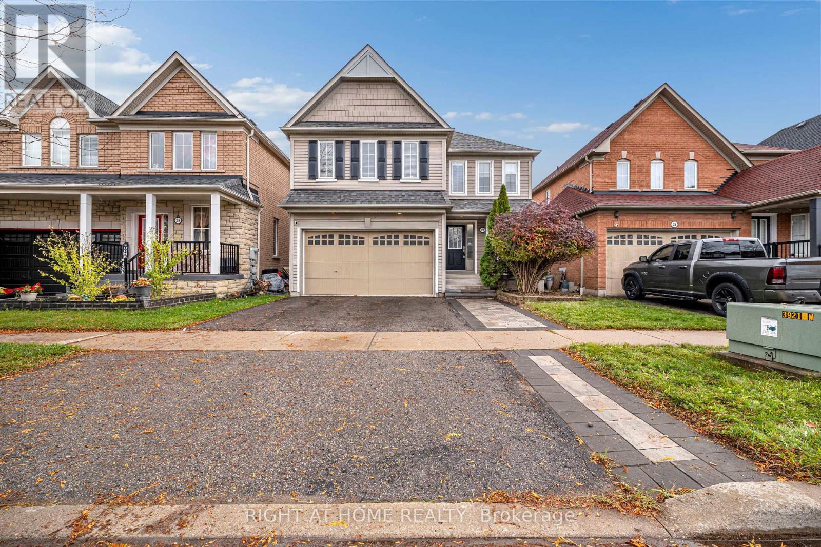 23 TILLER STREET, Ajax, Ontario