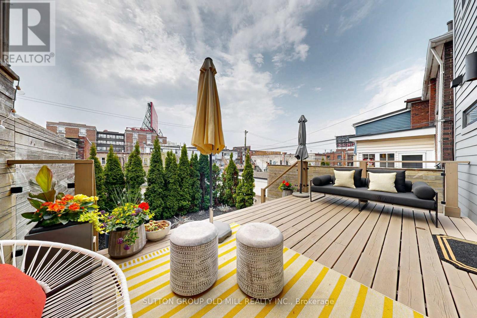 17 Grafton Avenue, Toronto, Ontario  M6R 1C3 - Photo 13 - W12408771