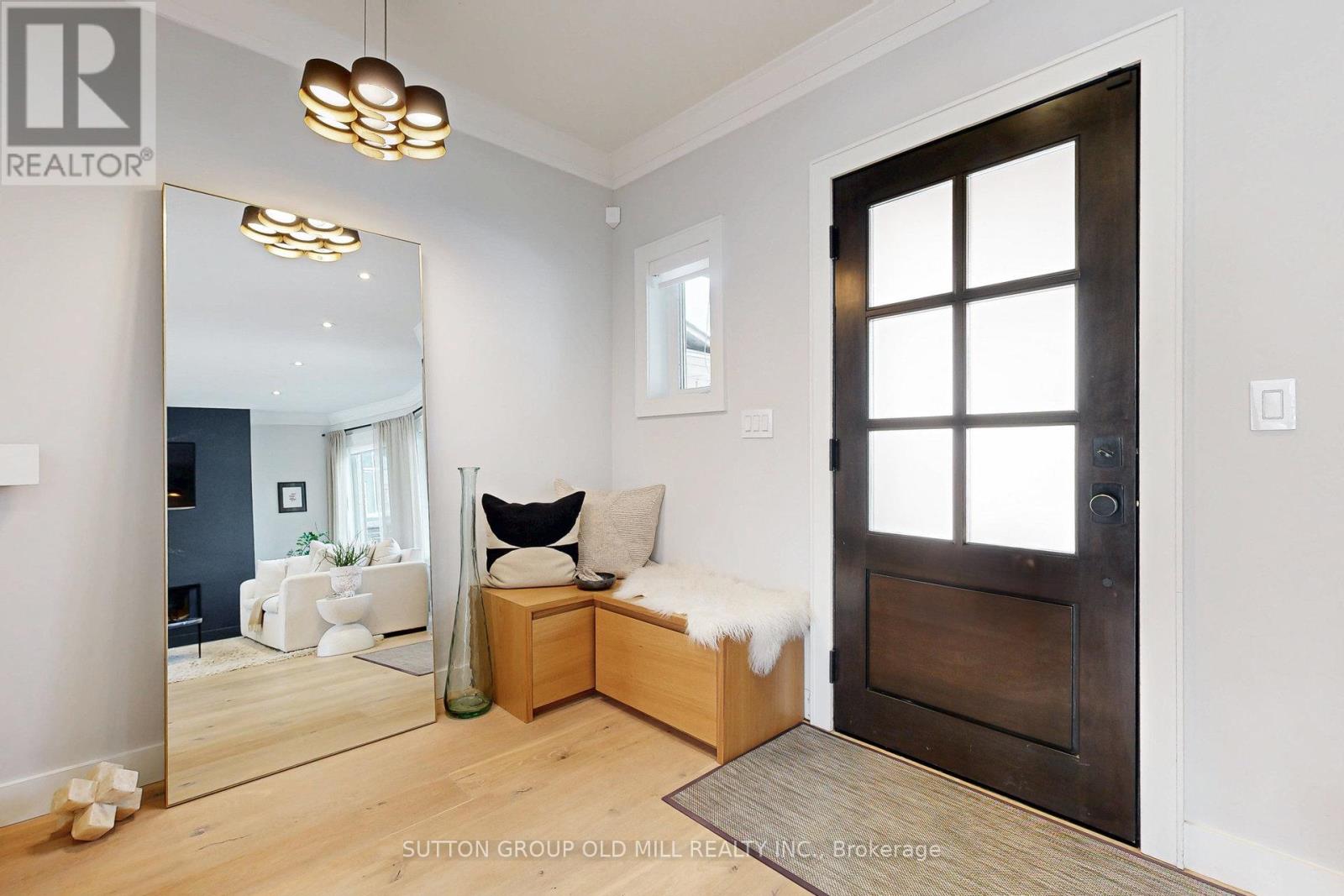 17 Grafton Avenue, Toronto, Ontario  M6R 1C3 - Photo 4 - W12408771