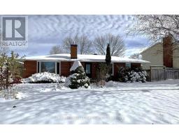 64 OWLSHEAD ROAD, Ottawa, Ontario