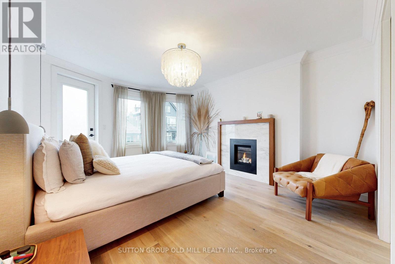 17 Grafton Avenue, Toronto, Ontario  M6R 1C3 - Photo 20 - W12408771