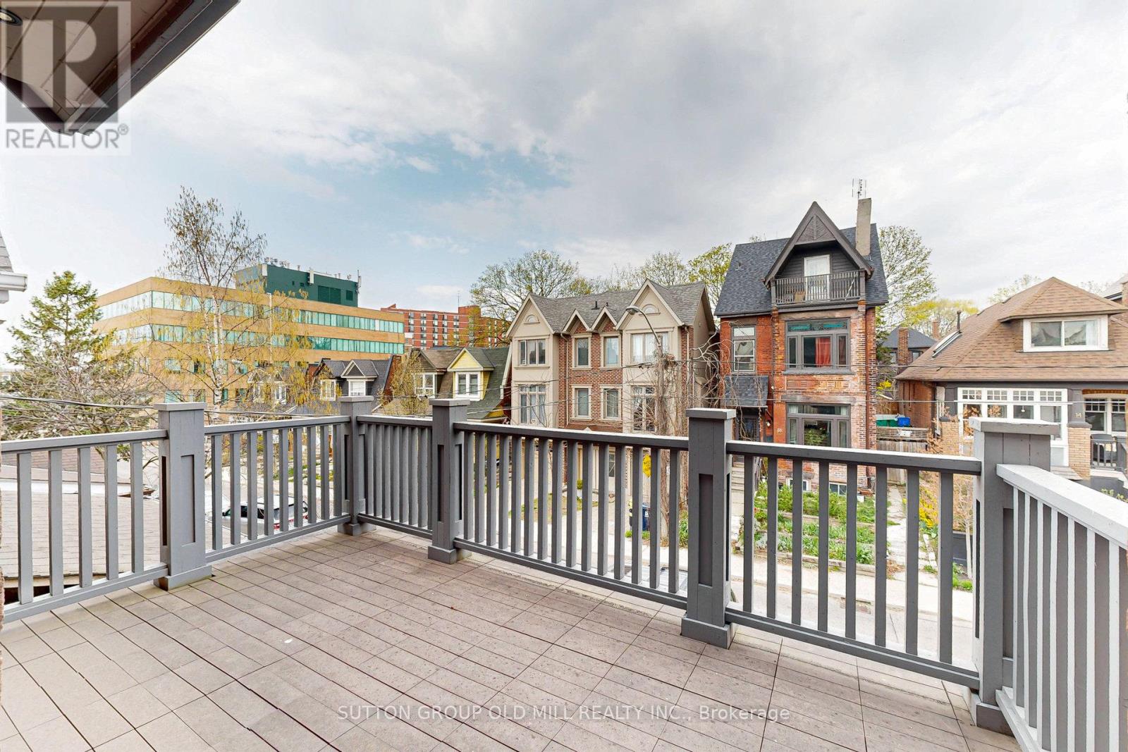 17 Grafton Avenue, Toronto, Ontario  M6R 1C3 - Photo 21 - W12408771