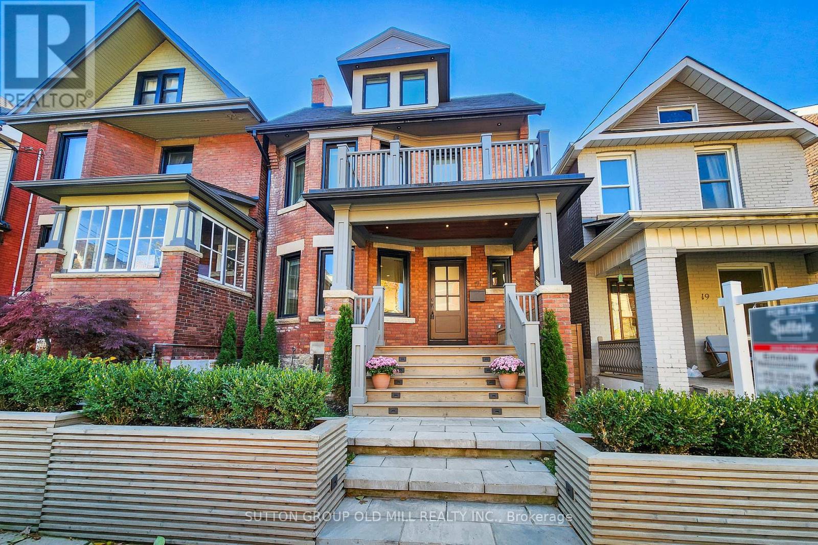 17 GRAFTON AVENUE, Toronto, Ontario