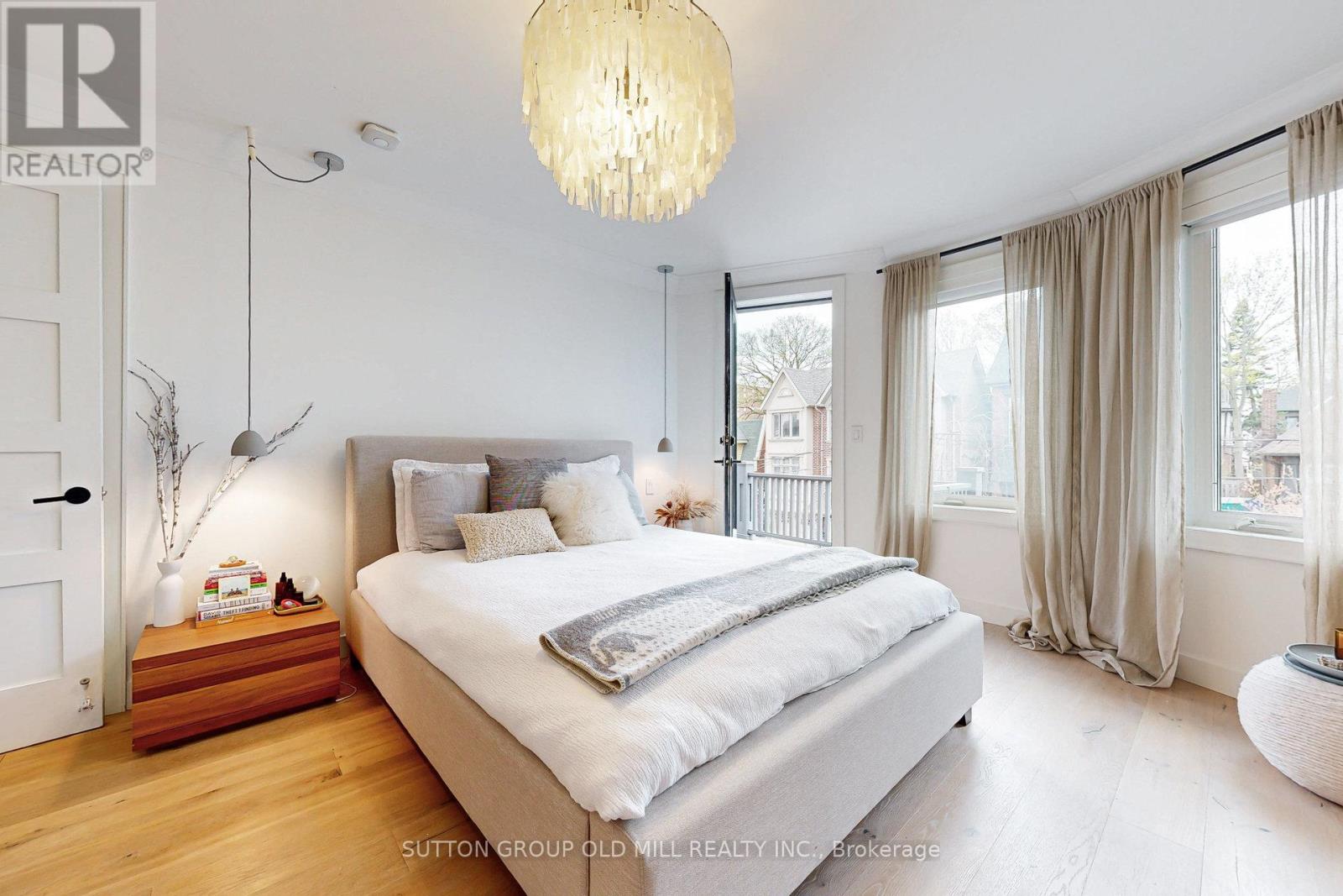 17 Grafton Avenue, Toronto, Ontario  M6R 1C3 - Photo 19 - W12408771