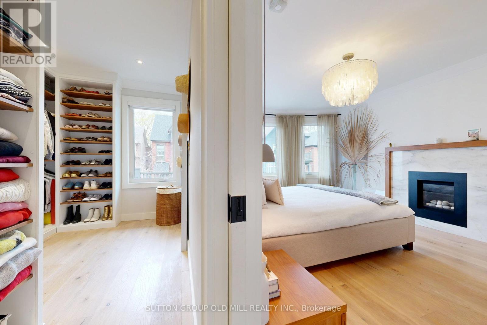 17 Grafton Avenue, Toronto, Ontario  M6R 1C3 - Photo 22 - W12408771