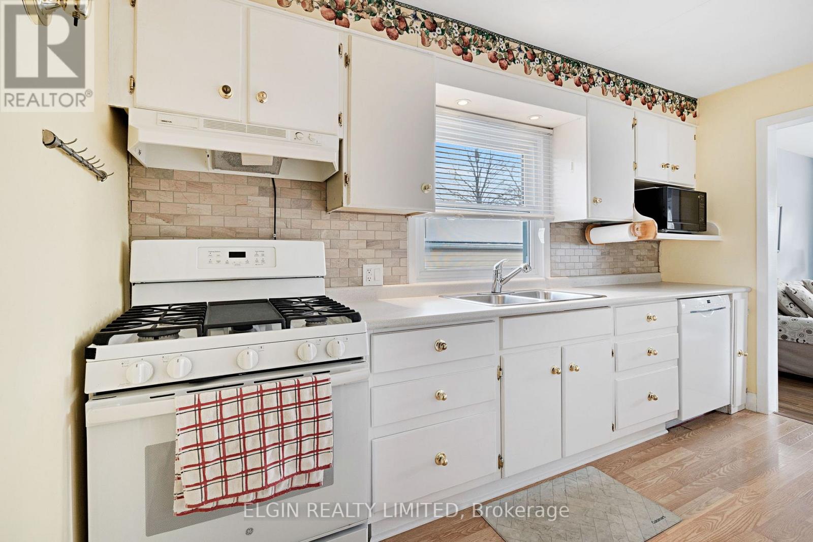 161 Chestnut Street, St. Thomas, Ontario  N5R 2B3 - Photo 21 - X12535672