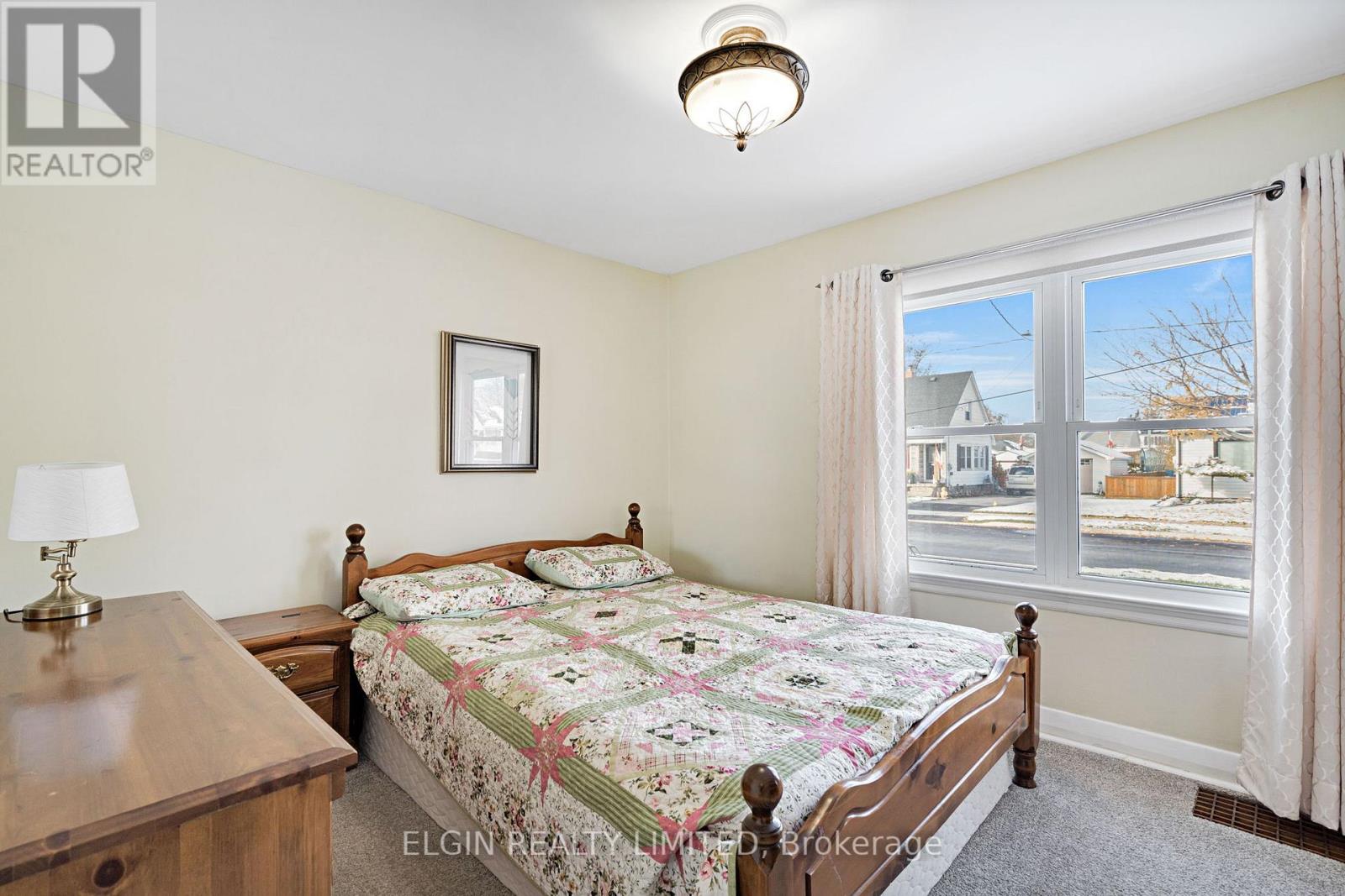 161 Chestnut Street, St. Thomas, Ontario  N5R 2B3 - Photo 23 - X12535672