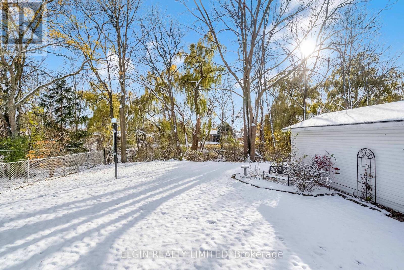 161 Chestnut Street, St. Thomas, Ontario  N5R 2B3 - Photo 38 - X12535672