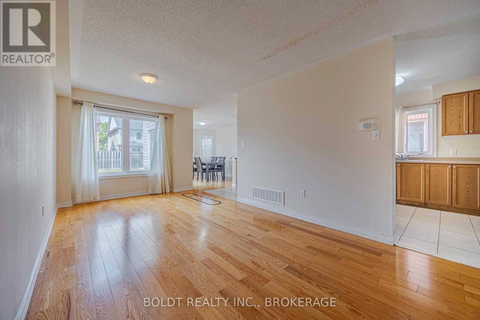 40 Haynes Court, Niagara-On-The-Lake, Ontario  L0S 1J0 - Photo 3 - X12535628