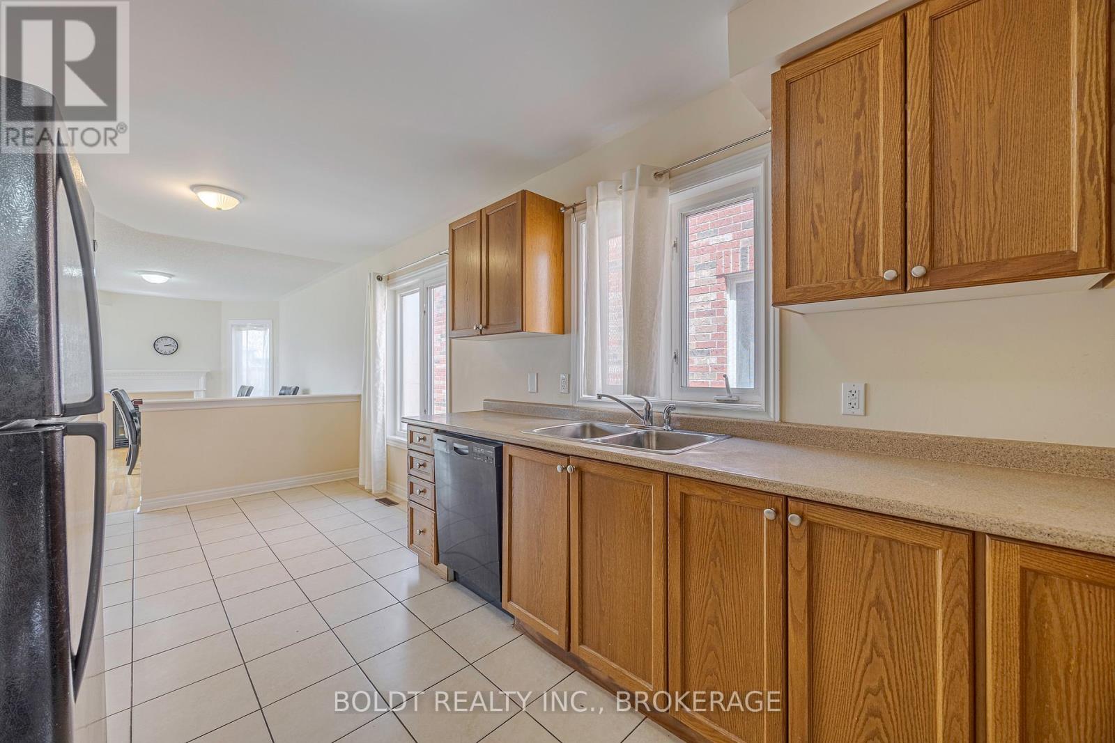 40 Haynes Court, Niagara-On-The-Lake, Ontario  L0S 1J0 - Photo 4 - X12535628