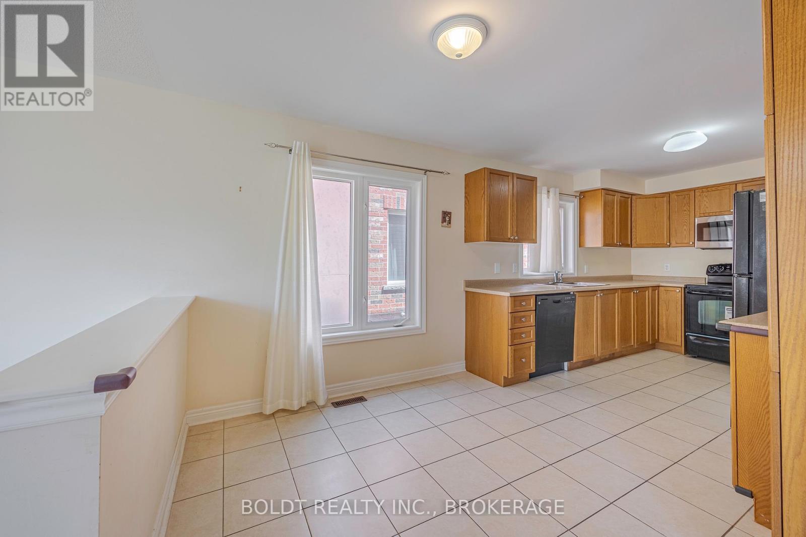 40 Haynes Court, Niagara-On-The-Lake, Ontario  L0S 1J0 - Photo 5 - X12535628