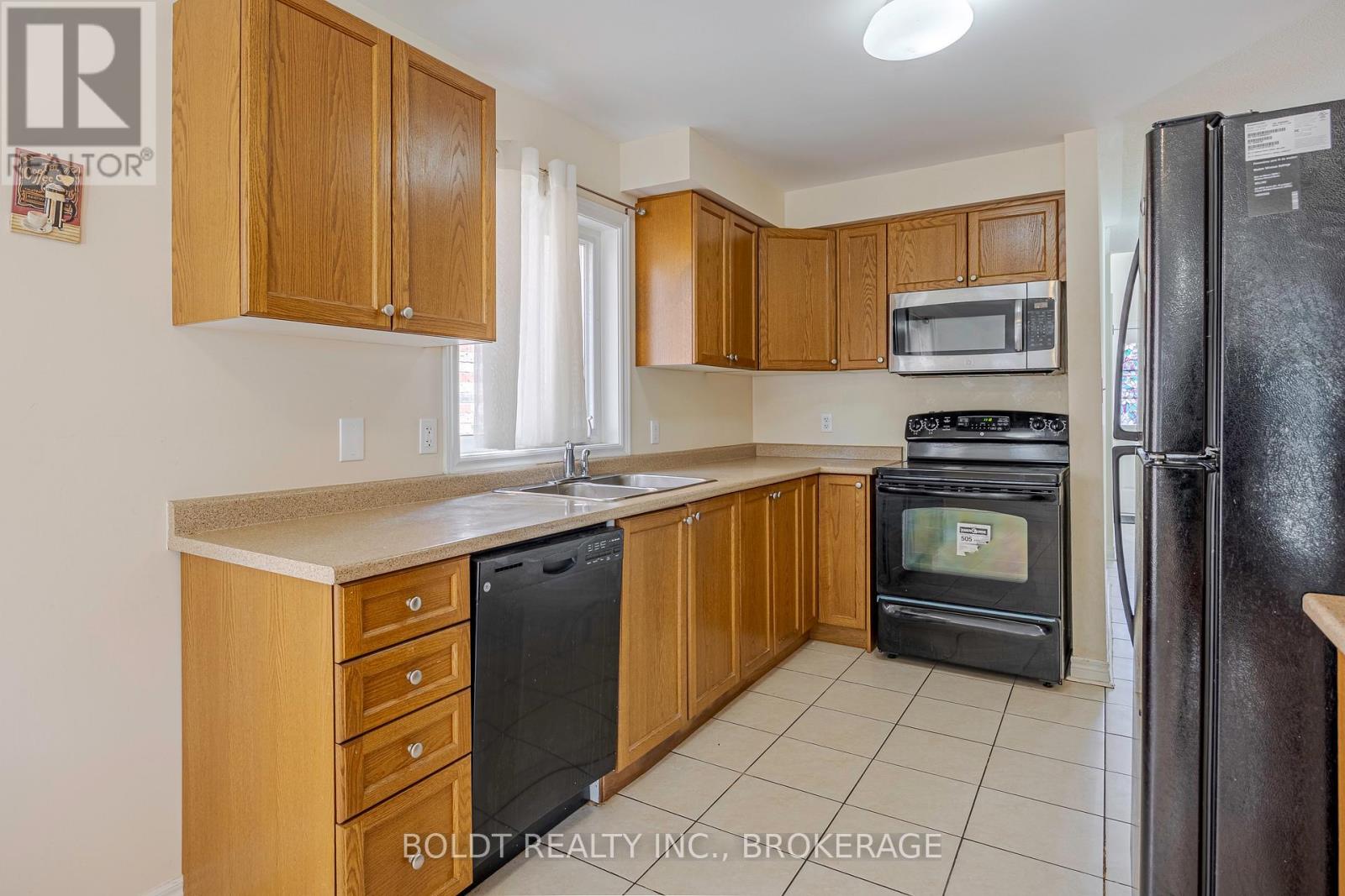 40 Haynes Court, Niagara-On-The-Lake, Ontario  L0S 1J0 - Photo 7 - X12535628