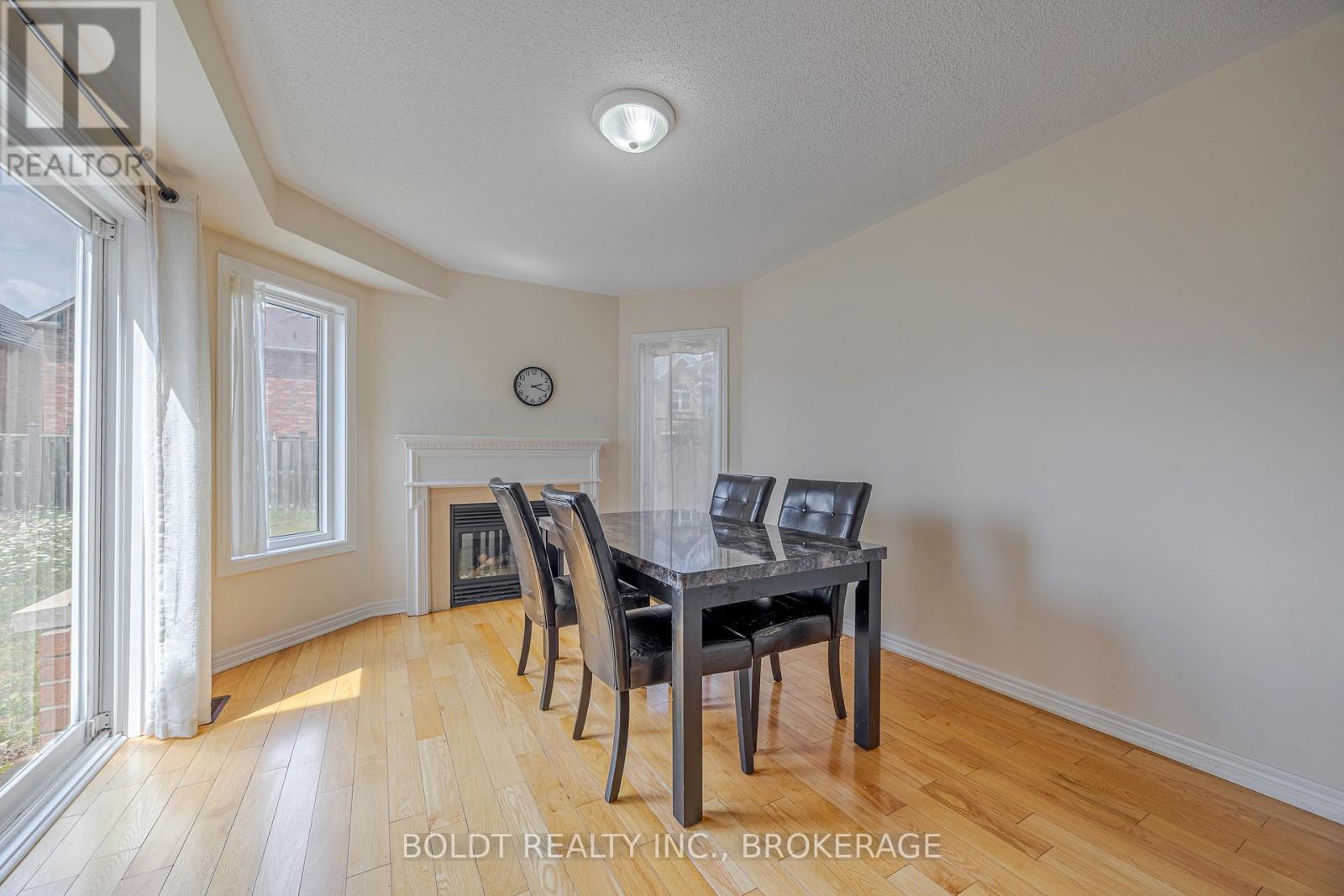 40 Haynes Court, Niagara-On-The-Lake, Ontario  L0S 1J0 - Photo 9 - X12535628