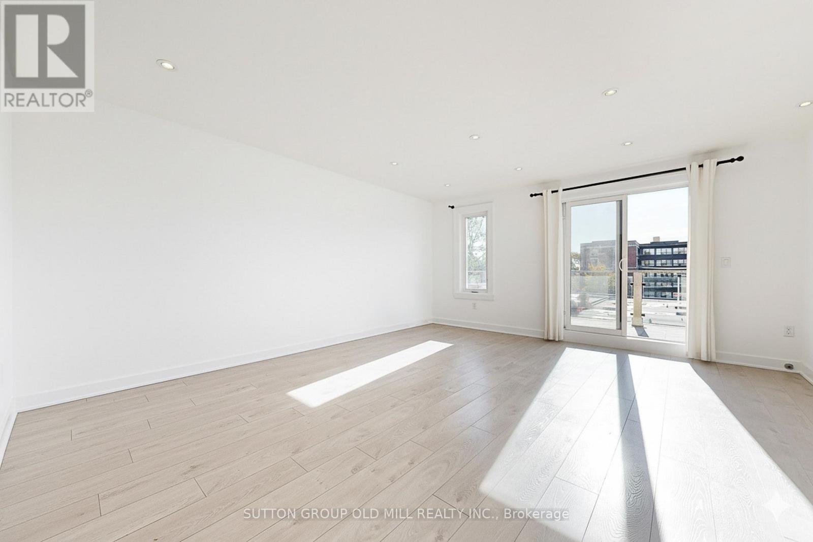 17 Grafton Avenue, Toronto, Ontario  M6R 1C3 - Photo 39 - W12408771