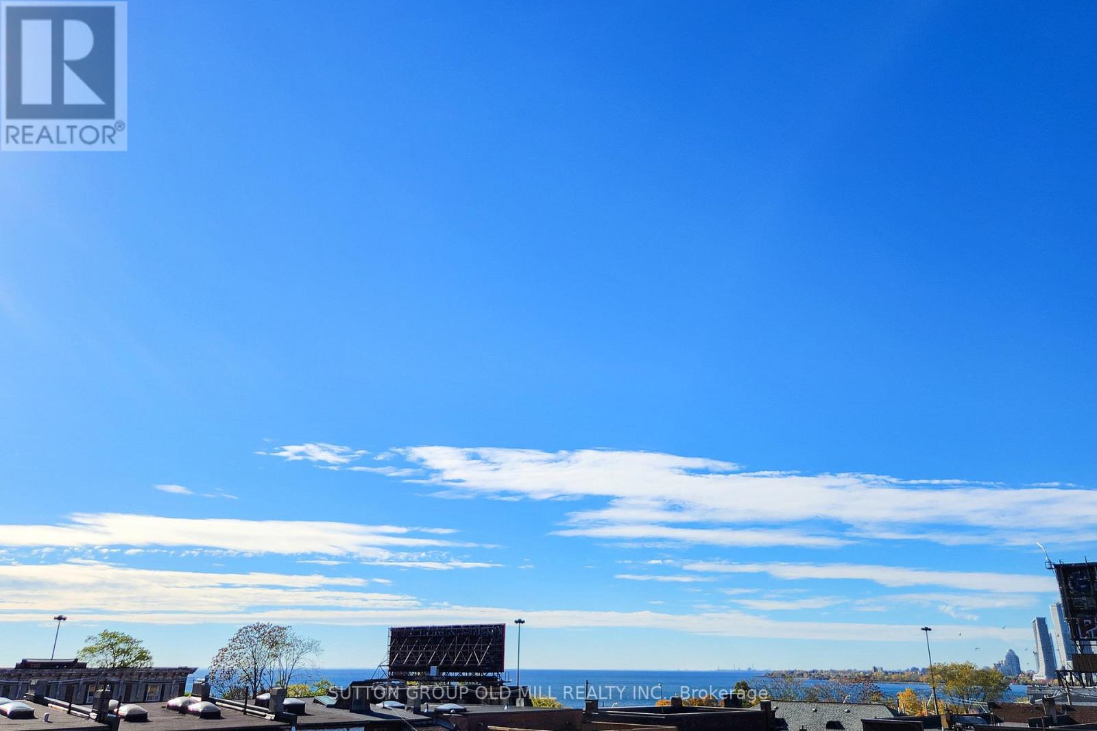 17 Grafton Avenue, Toronto, Ontario  M6R 1C3 - Photo 36 - W12408771