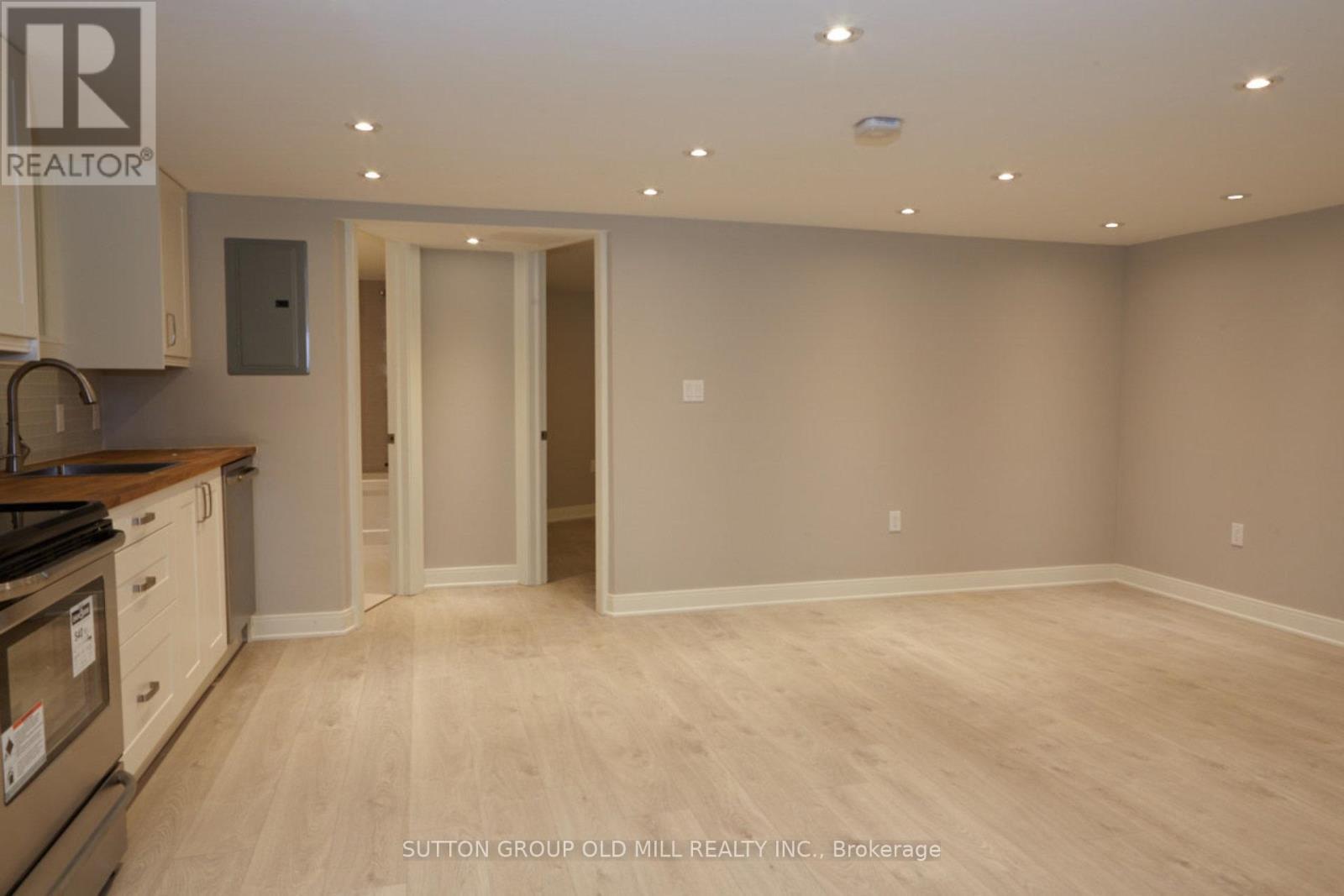 17 Grafton Avenue, Toronto, Ontario  M6R 1C3 - Photo 46 - W12408771