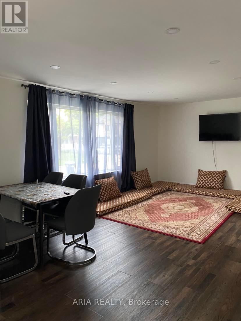 7117 Justine Drive, Mississauga, Ontario  L4T 1M6 - Photo 2 - W12535616