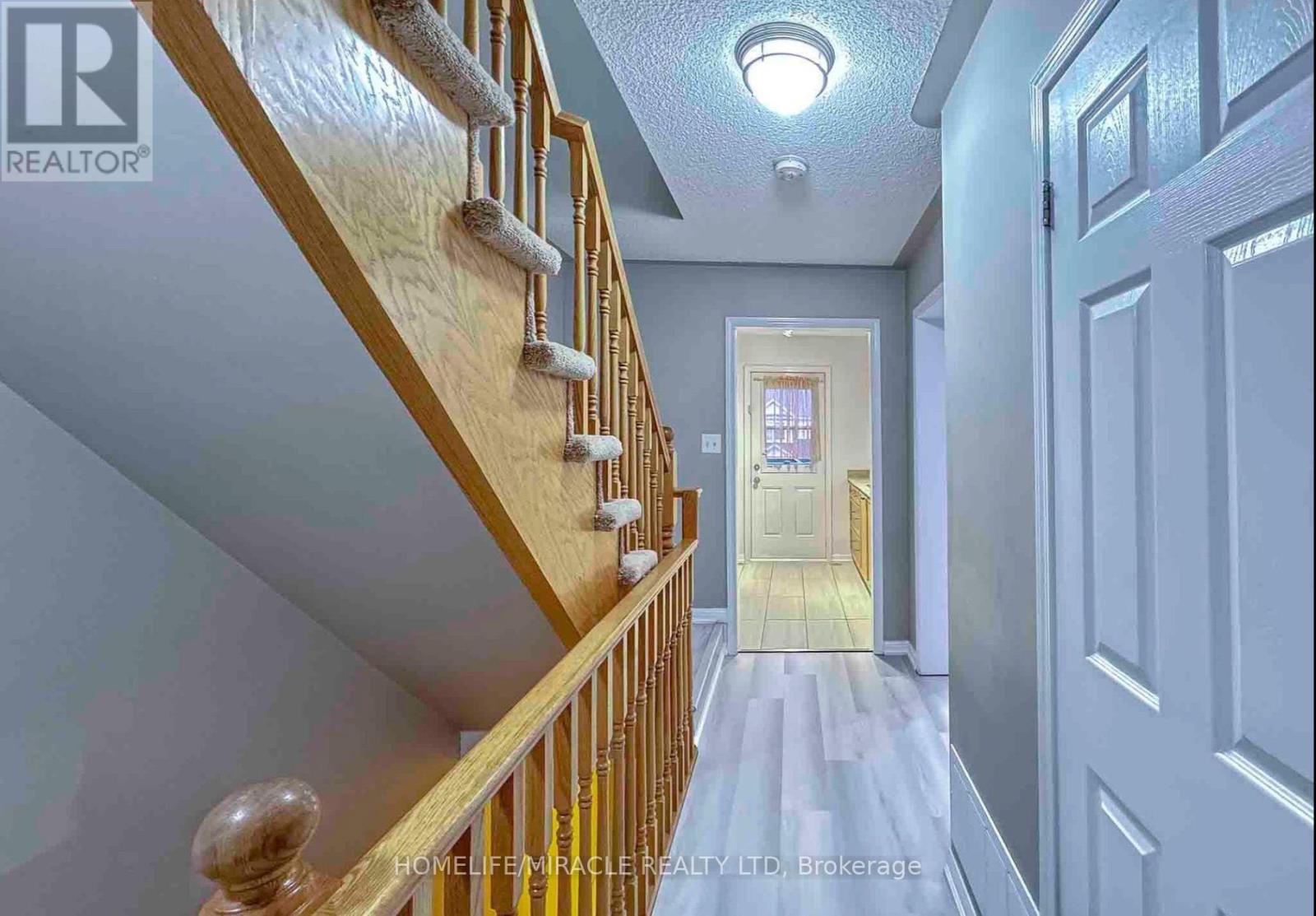 3159 Stornoway Circle S, Oakville, Ontario  L6M 5H8 - Photo 4 - W12535636