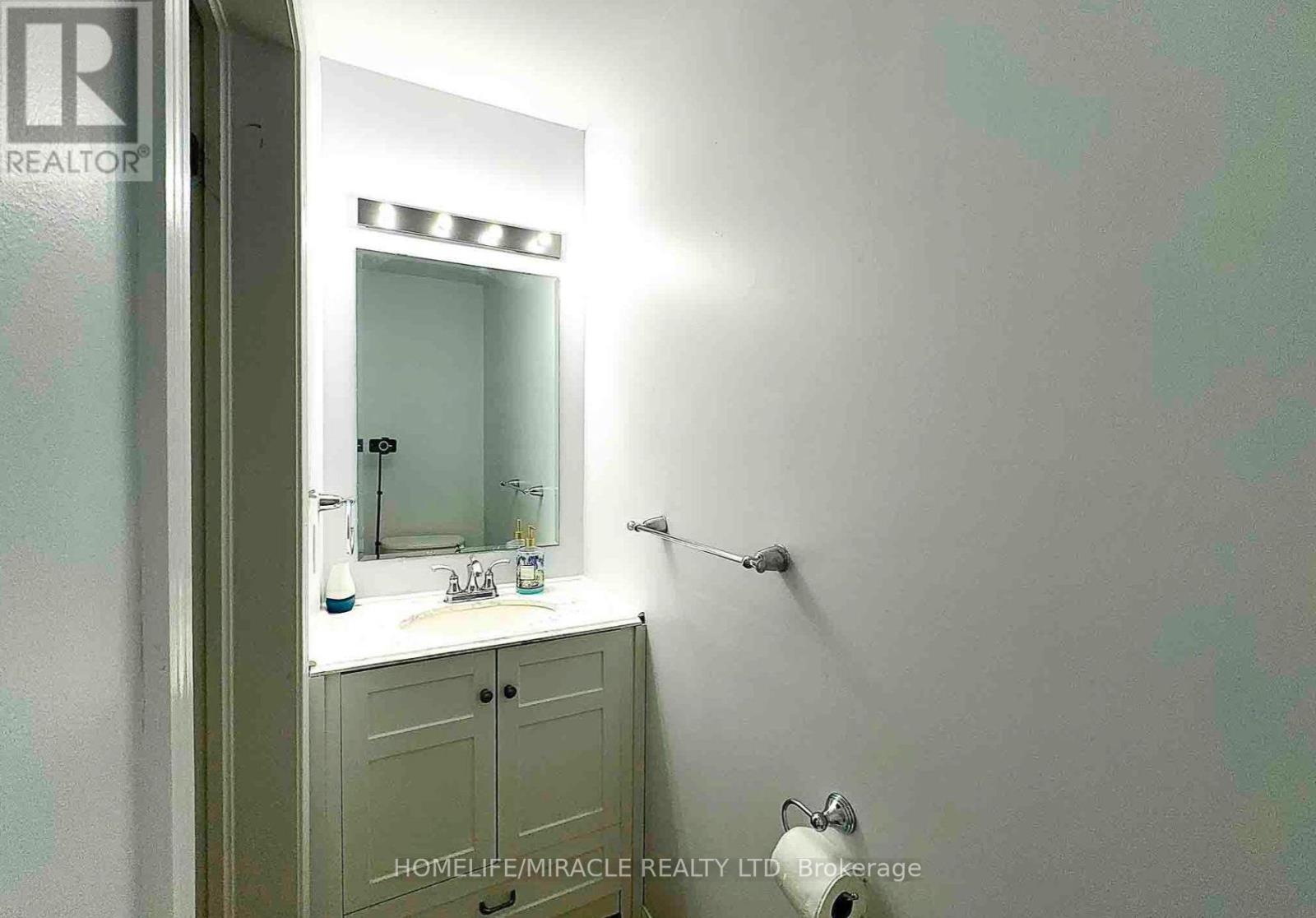 3159 Stornoway Circle S, Oakville, Ontario  L6M 5H8 - Photo 5 - W12535636