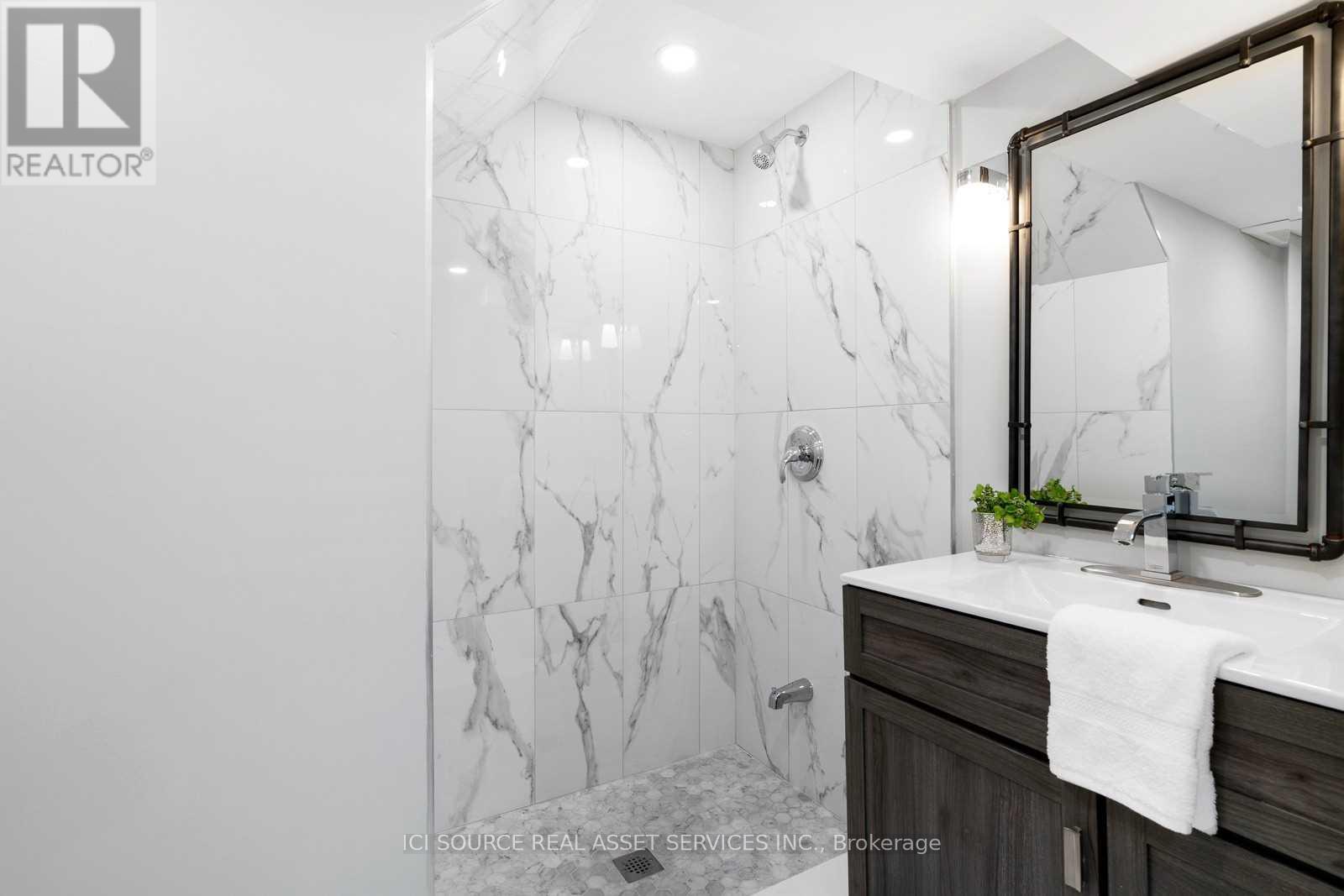 Bsmt - 411 Enfield Road, Burlington, Ontario  L7T 2X5 - Photo 5 - W12535686