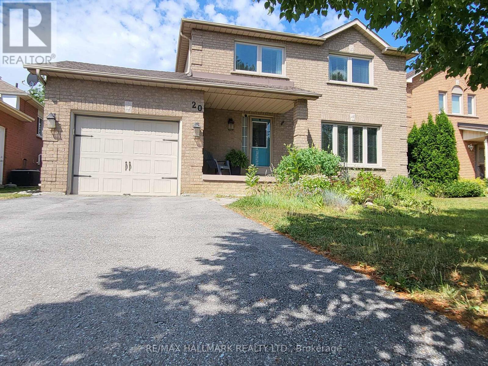 20 BROWN STREET, Barrie, Ontario