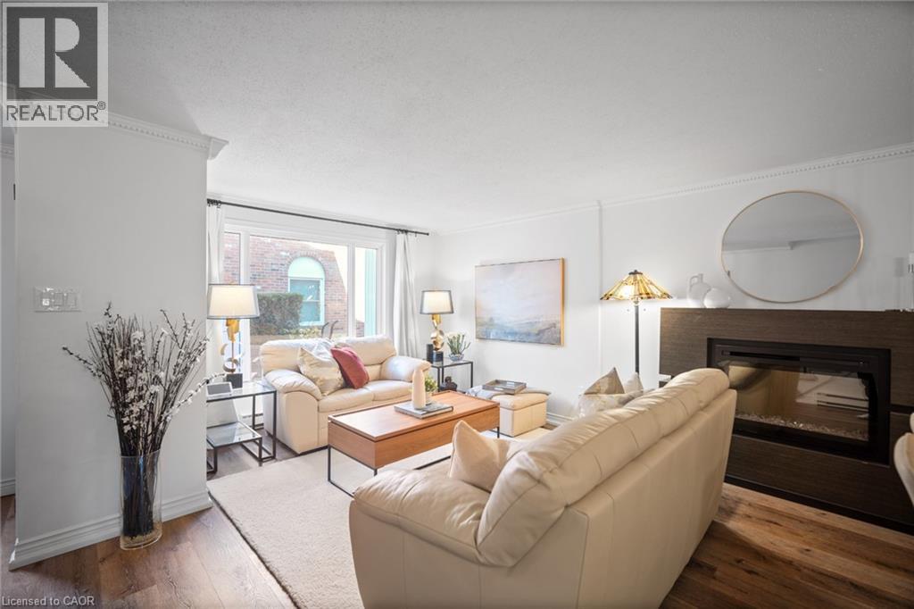 2058 Brant Street Unit# 3, Burlington, Ontario  L7P 3A6 - Photo 3 - 40775282