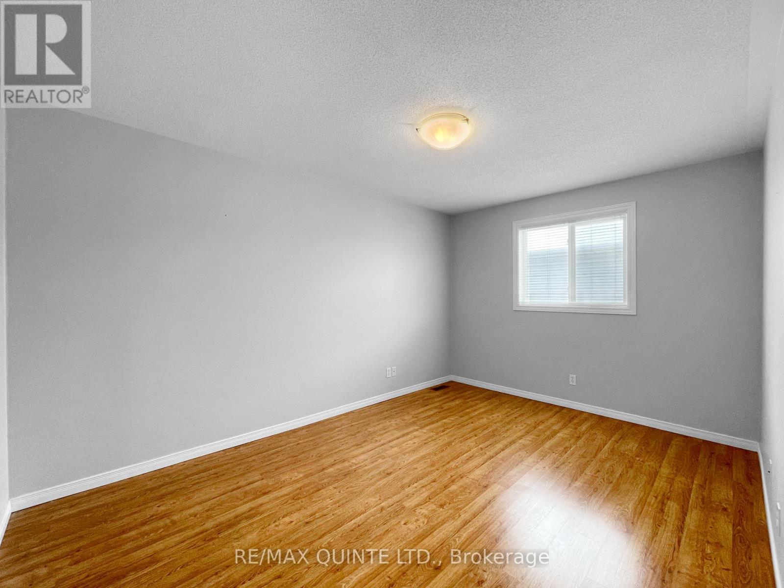 143 Nicholas Street, Quinte West, Ontario  K8V 6E8 - Photo 12 - X12535730