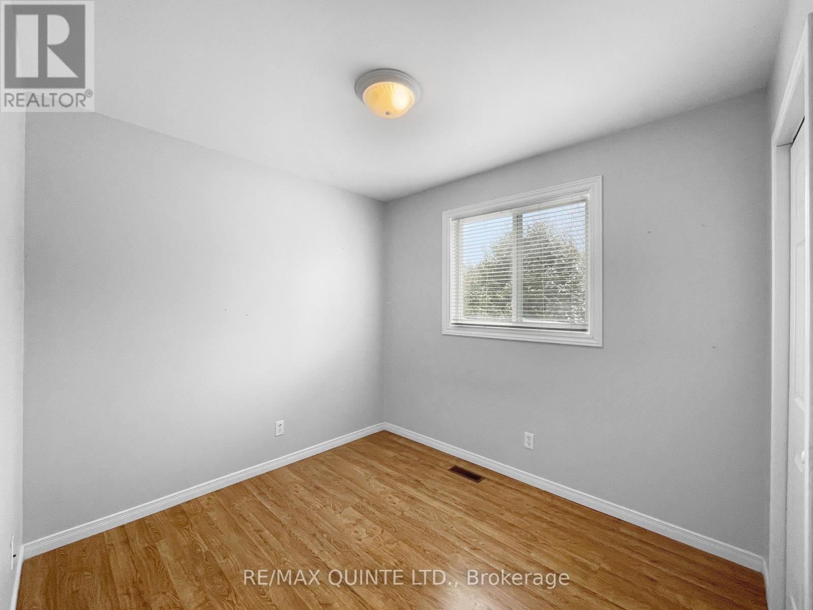 143 Nicholas Street, Quinte West, Ontario  K8V 6E8 - Photo 15 - X12535730