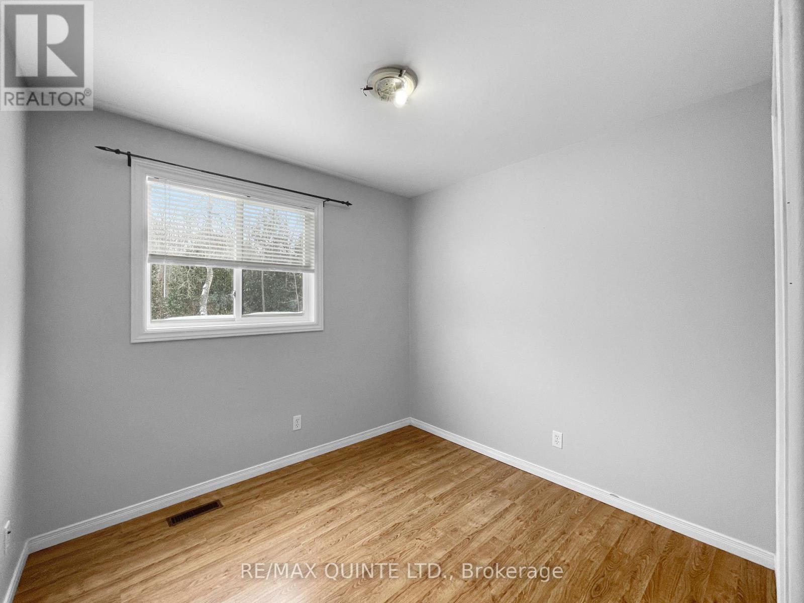 143 Nicholas Street, Quinte West, Ontario  K8V 6E8 - Photo 17 - X12535730