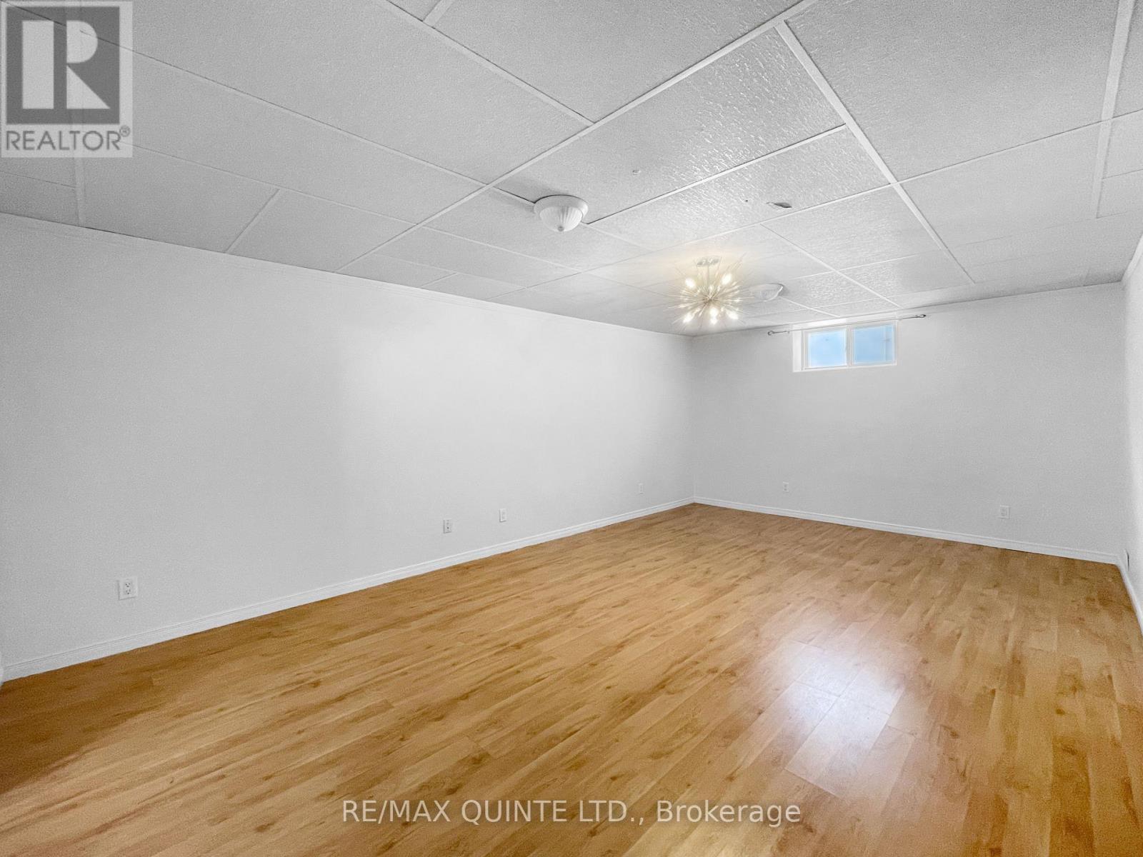 143 Nicholas Street, Quinte West, Ontario  K8V 6E8 - Photo 18 - X12535730