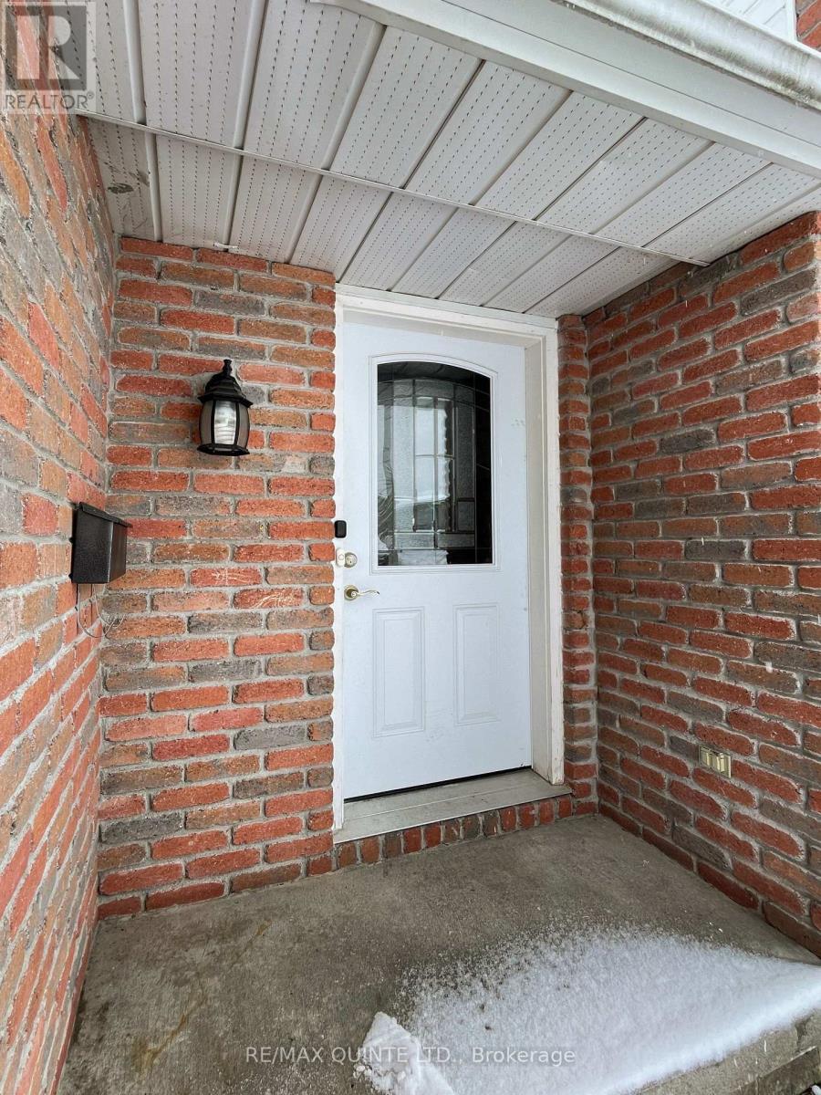 143 Nicholas Street, Quinte West, Ontario  K8V 6E8 - Photo 4 - X12535730