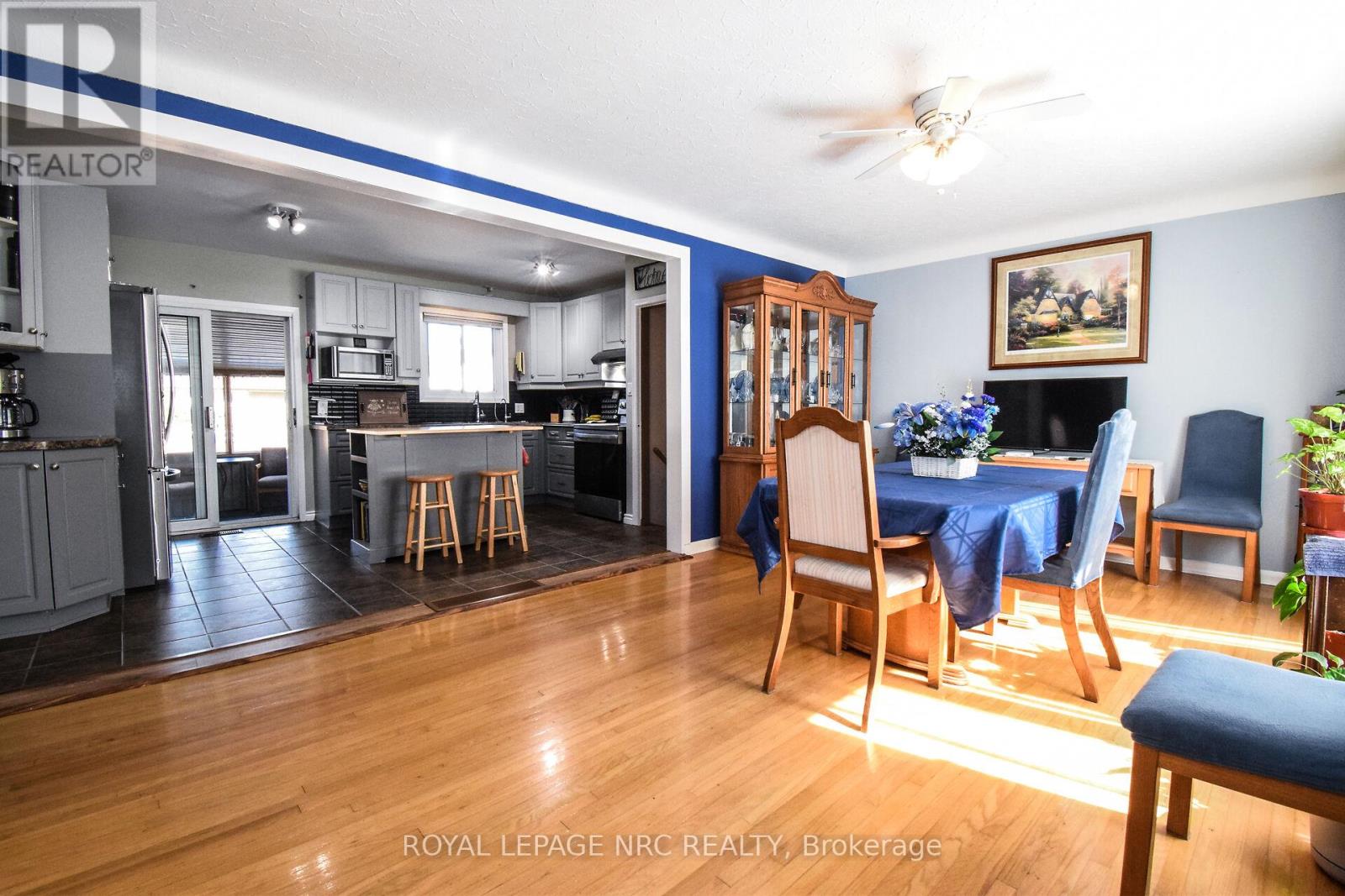 11 Grosvenor Street, St. Catharines, Ontario  L2M 3E9 - Photo 4 - X12535732