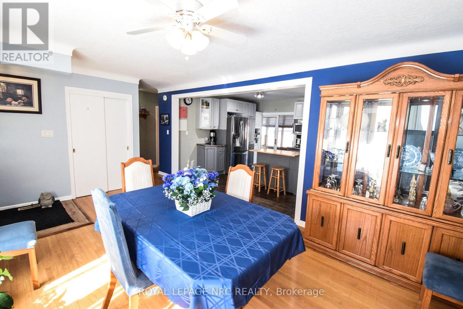 11 Grosvenor Street, St. Catharines, Ontario  L2M 3E9 - Photo 8 - X12535732
