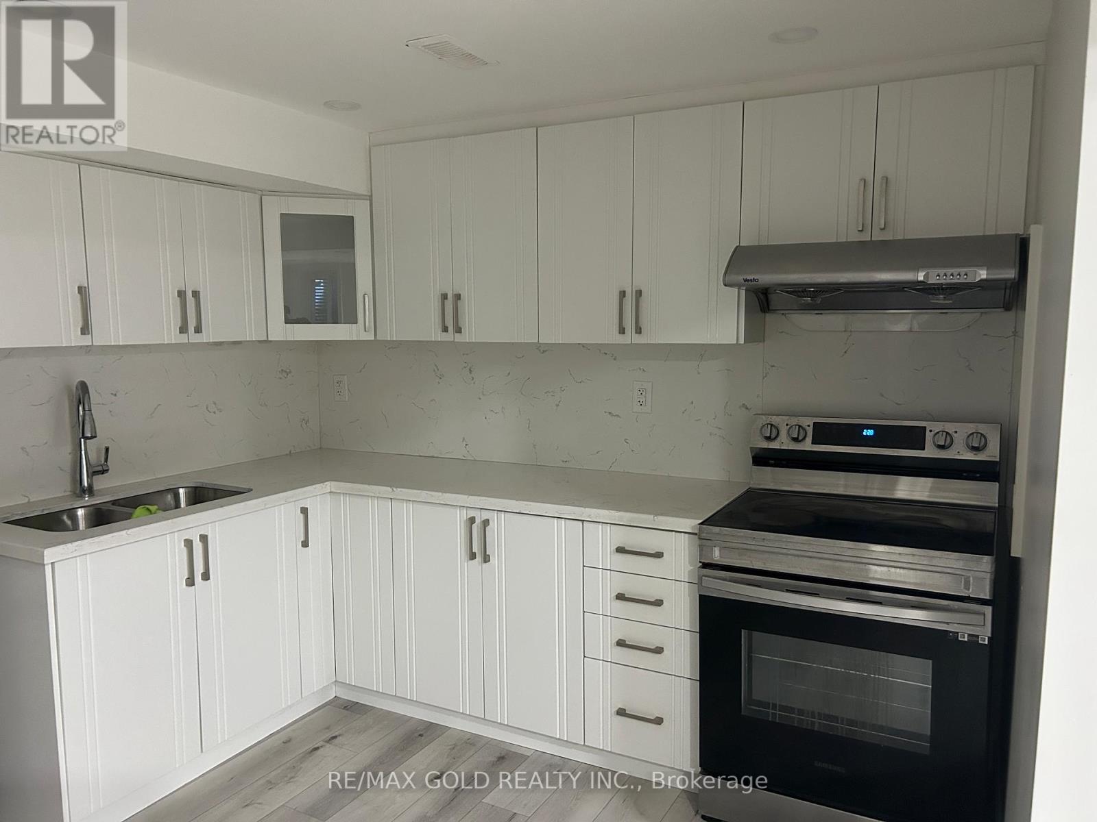 Bsmt - 40 Barr Crescent, Brampton, Ontario  L6Z 3E5 - Photo 2 - W12480222