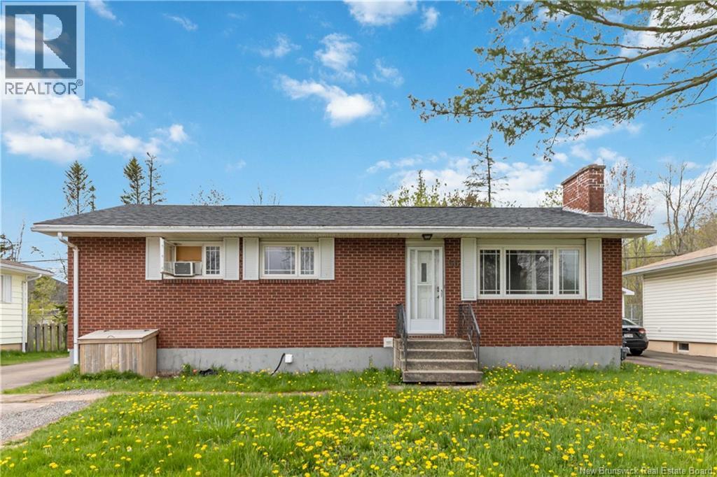 66 Ayer Avenue, Moncton, New Brunswick  E1C 8G8 - Photo 1 - NB129838