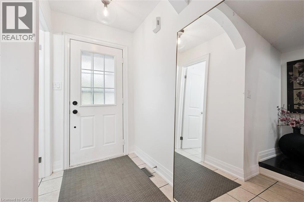 140 Veronica Drive, Kitchener, Ontario  N2A 2R9 - Photo 5 - 40787499