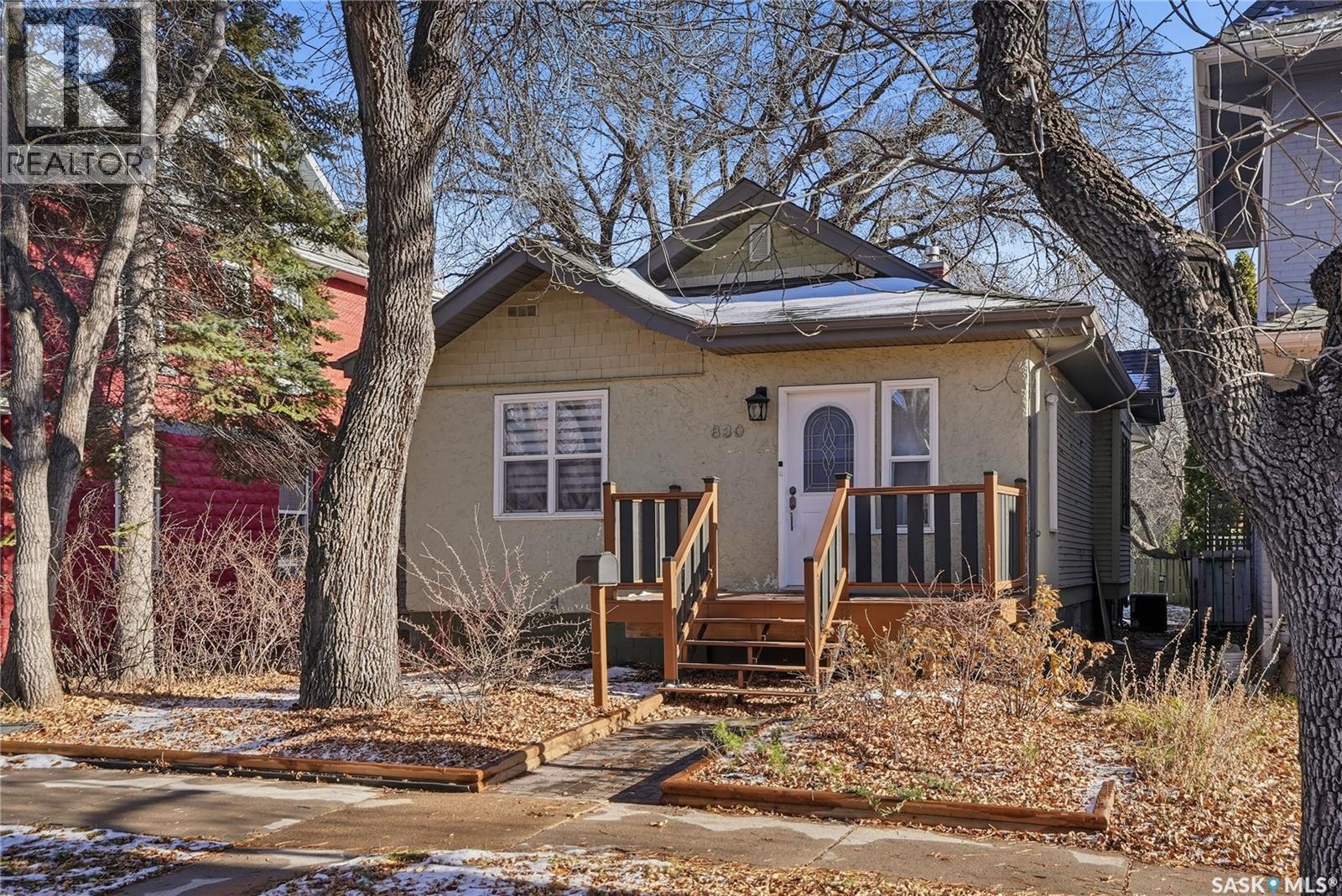 830 D Avenue N, Saskatoon, Saskatchewan  S7L 1N2 - Photo 1 - SK023751