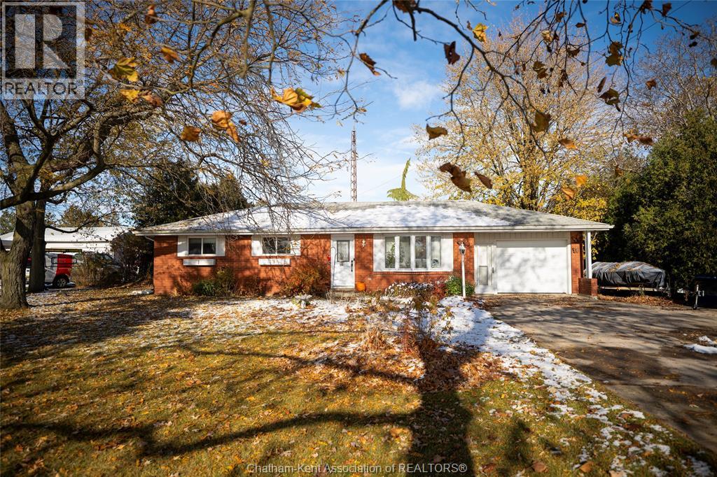 MLS# 25028572: 19359 Erieau ROAD, Blenheim, Canada