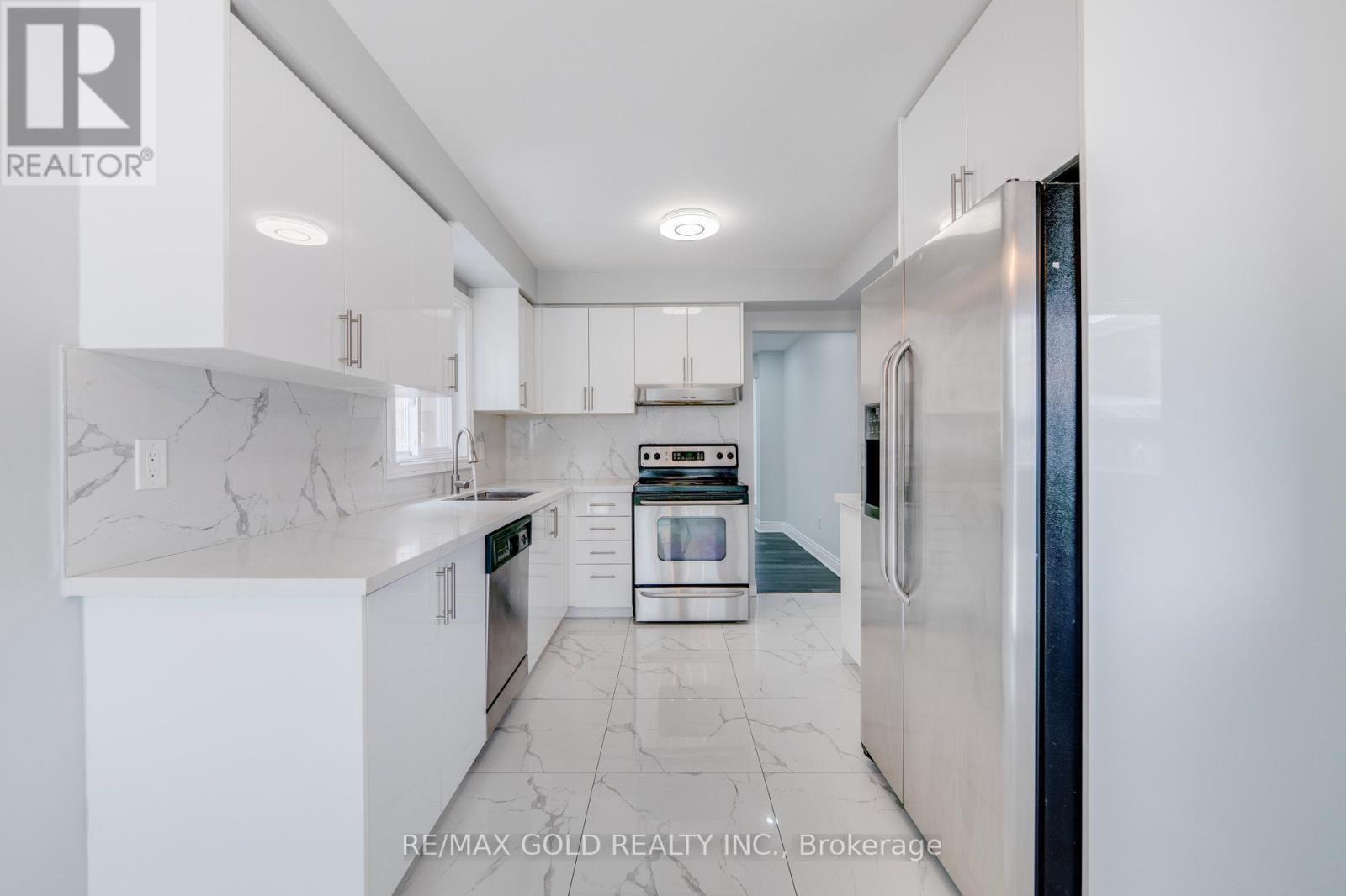 34 Meadowlark Drive, Brampton, Ontario  L6Y 4A7 - Photo 10 - W12535740