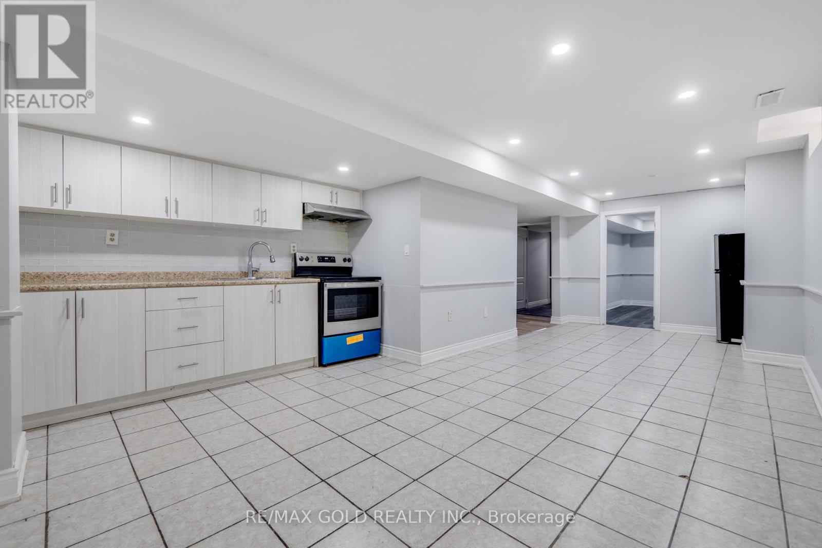 34 Meadowlark Drive, Brampton, Ontario  L6Y 4A7 - Photo 25 - W12535740